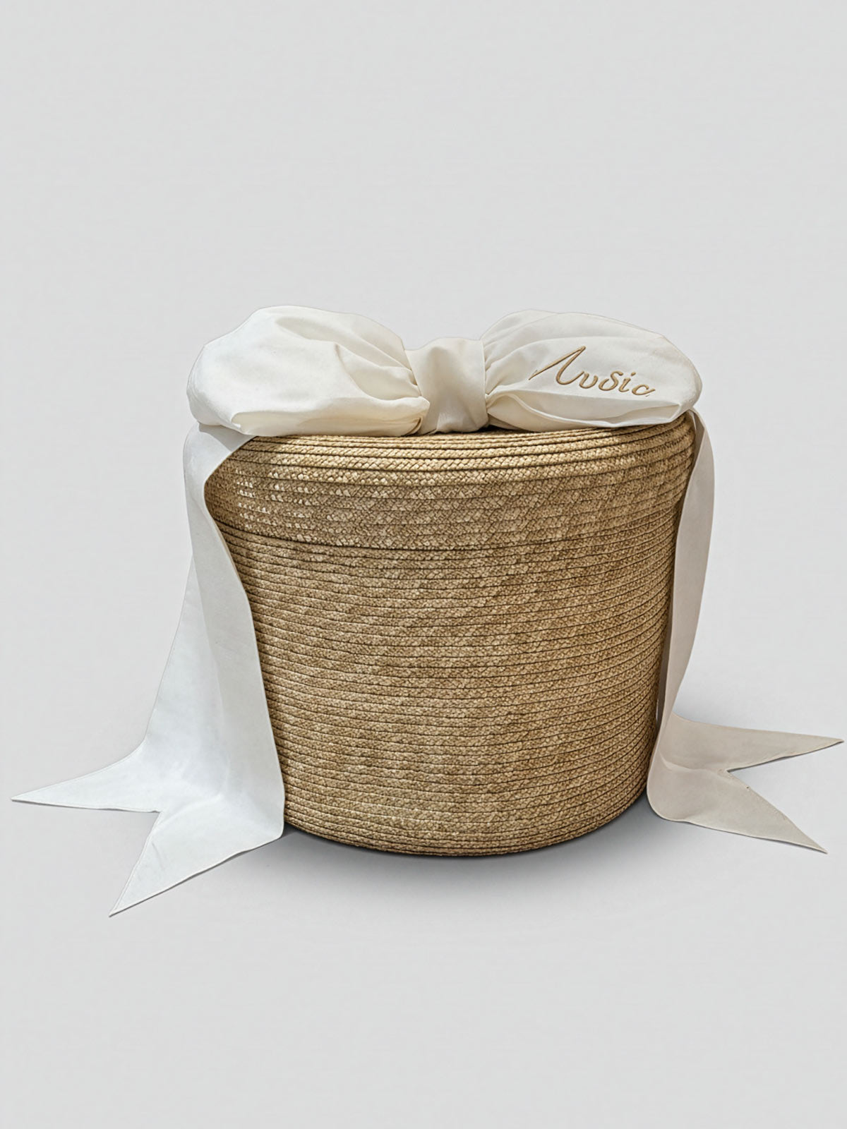 Handmade baptism basket with lid-DENIS