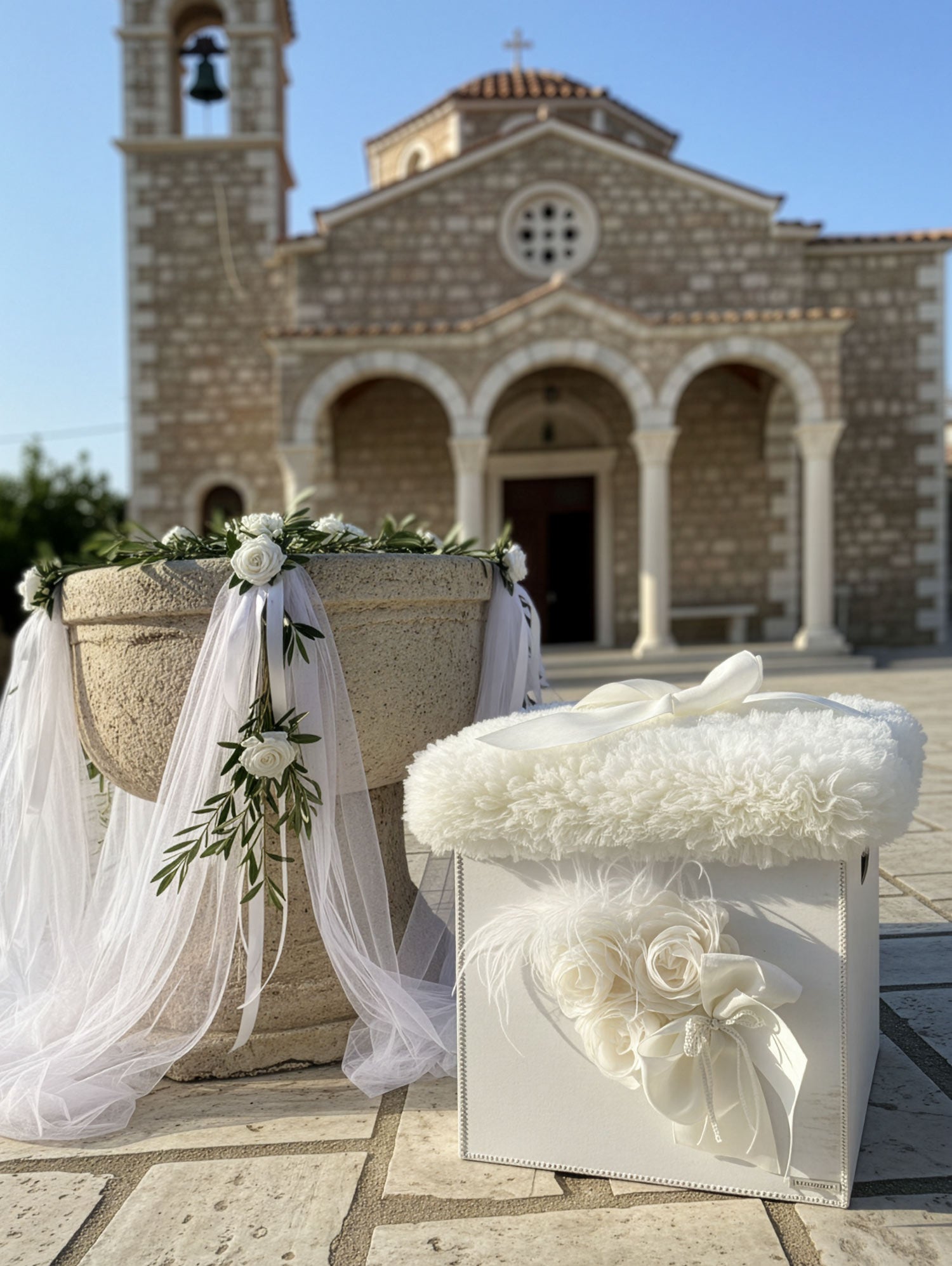 Wooden baptismal box with flowers for girl - HERSILIA
