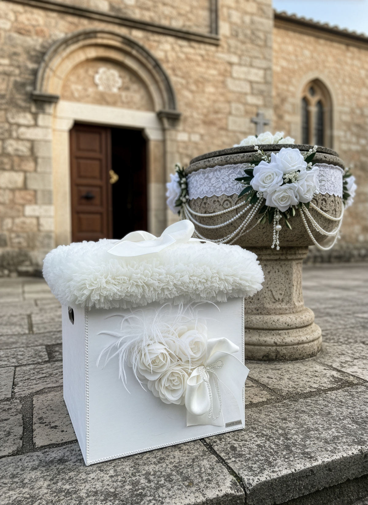 Wooden baptismal box with flowers for girl - HERSILIA