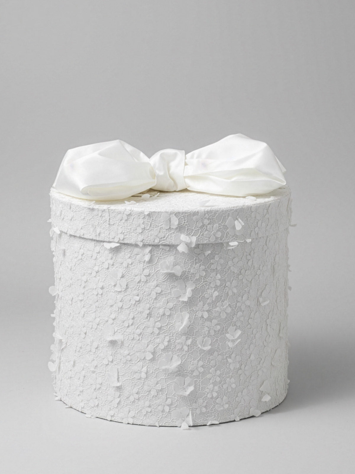Round baptism Box with lace-COZY