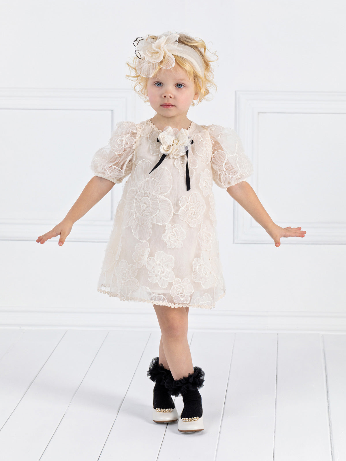 Girl's dress with applique patterns - ERMA