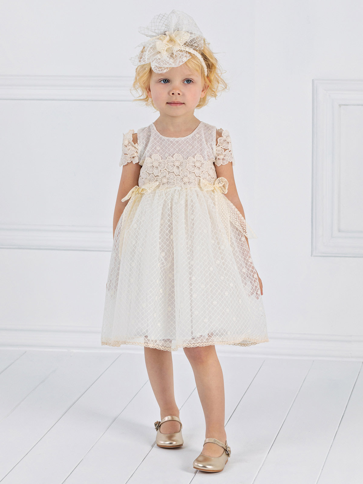 Girl's baptism dress with lace sleeves - COY