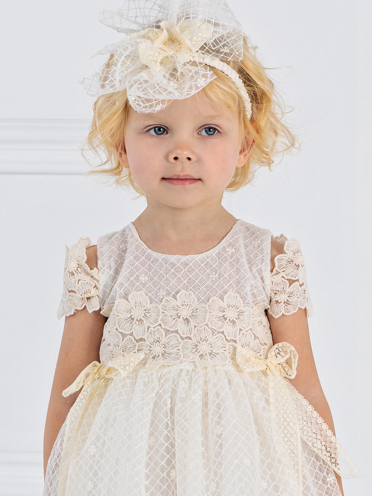 Girl's baptism dress with lace sleeves - COY