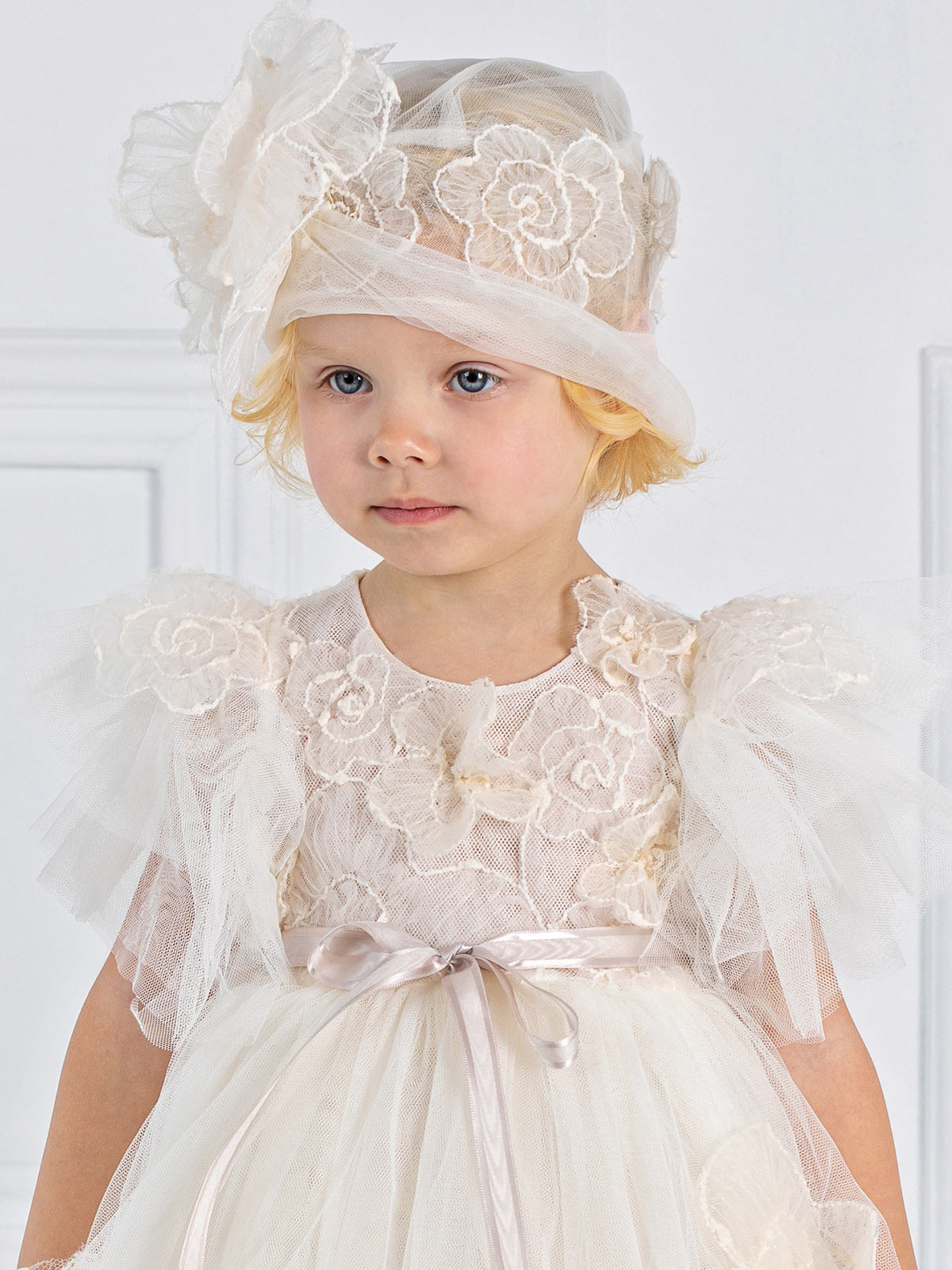 Girl's dress with gathered sleeves- WONDER