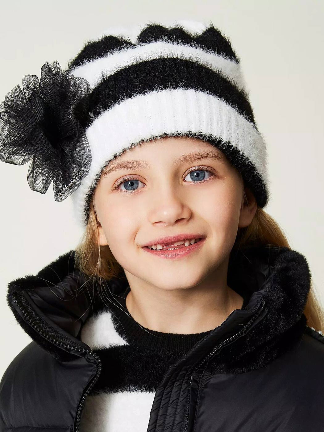 TWINSET Girl's Striped beanie-Hat with brooch - 232GJ4385