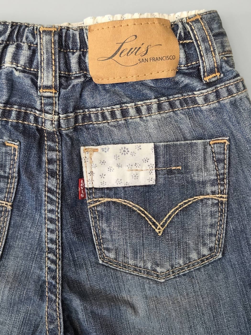 Levi's - Βρεφική βαμβακερή τζιν βερμούδα για κοριτσάκι - N526504