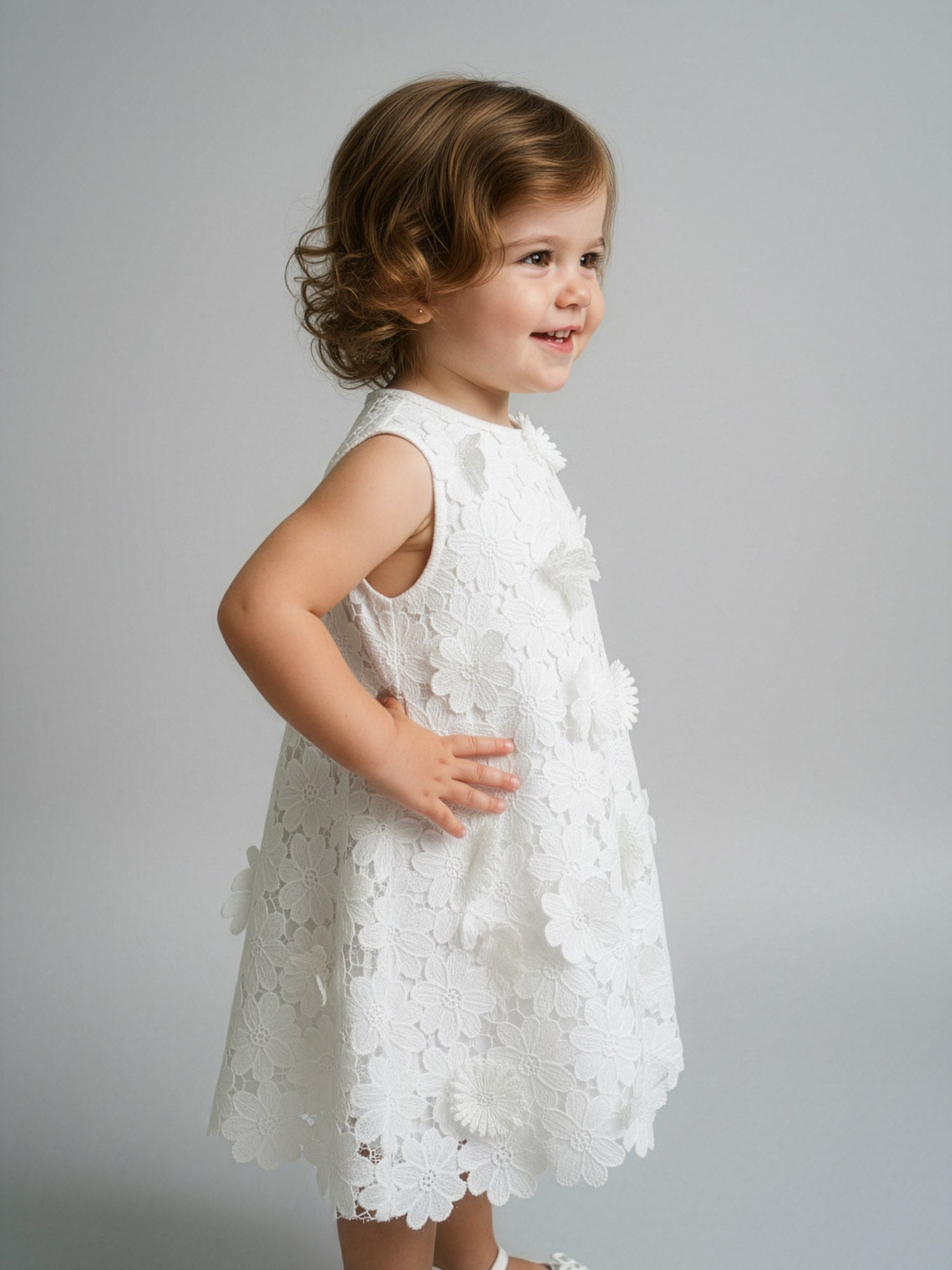 Girl's sleeveless lace dress - YVETTE