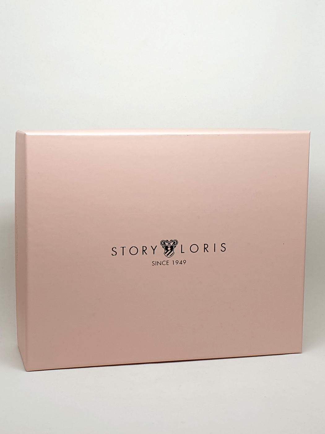 STORY LORIS – Βρεφικό Σετ δώρου καλτσάκια, κορμάκι & κορδέλα 