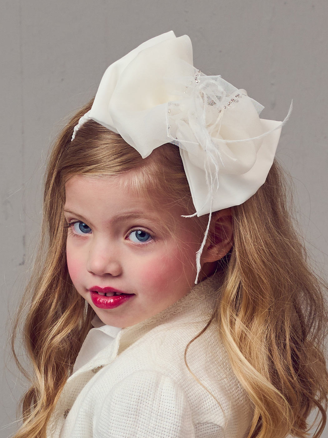 Headband bow with tulle and feathers  - KYKNOS