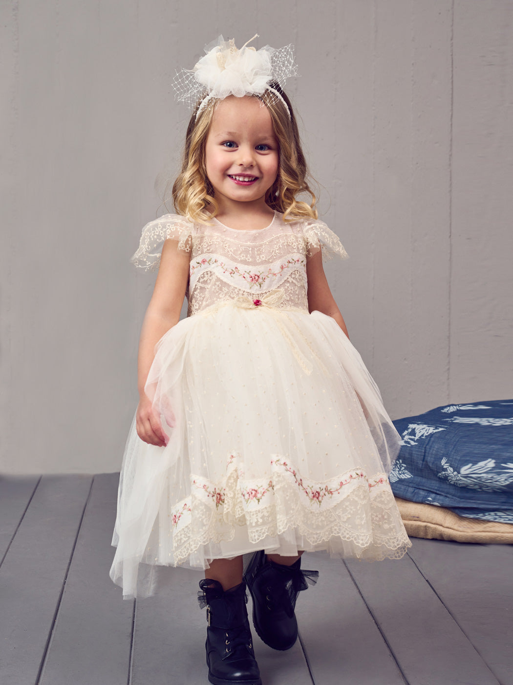 Baptism dress with embroidered lace - NATALIA